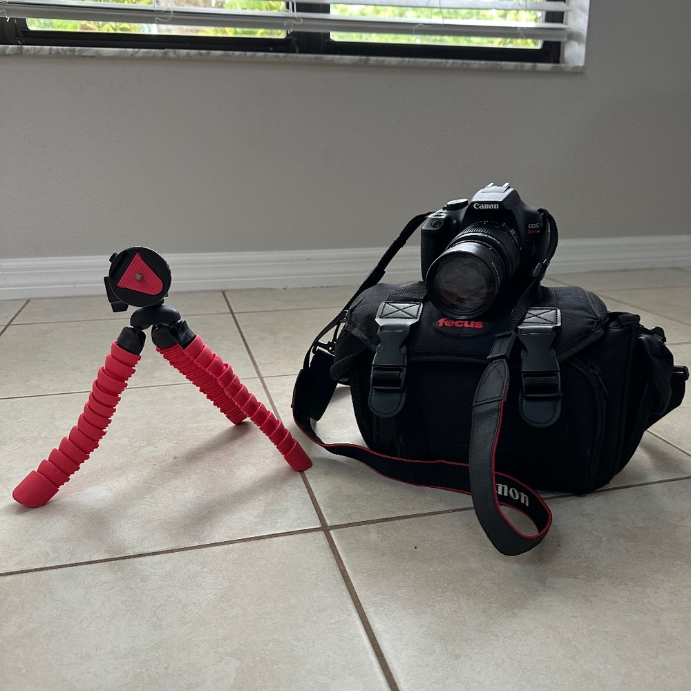 Canon EOS Rebel T6 DSLR Camera with 18-55mm Lens